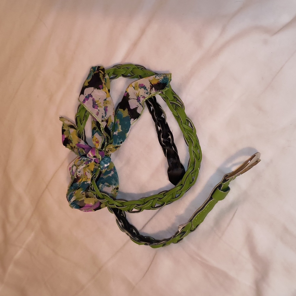 Y2K green belt with ribbon